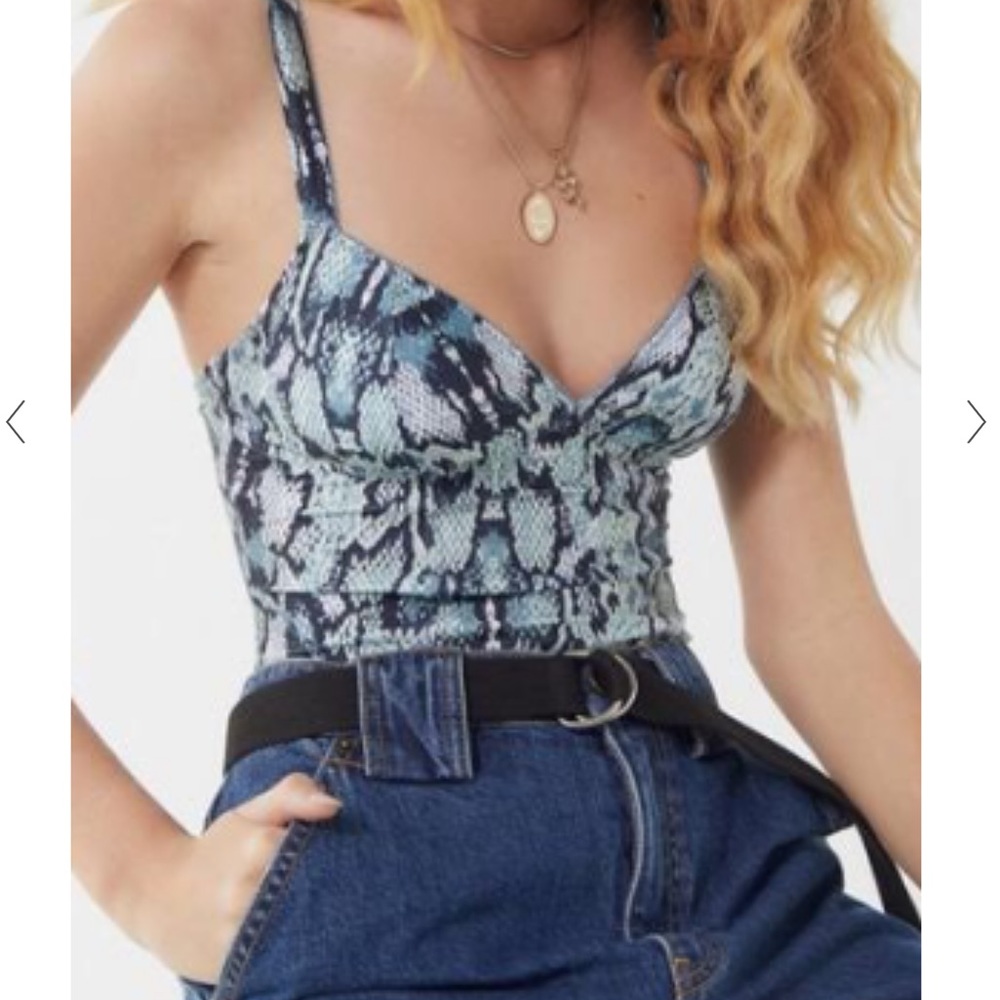 ✨NEW Urban Outfitters Snakeskin Bodysuit - Picture 3 of 13